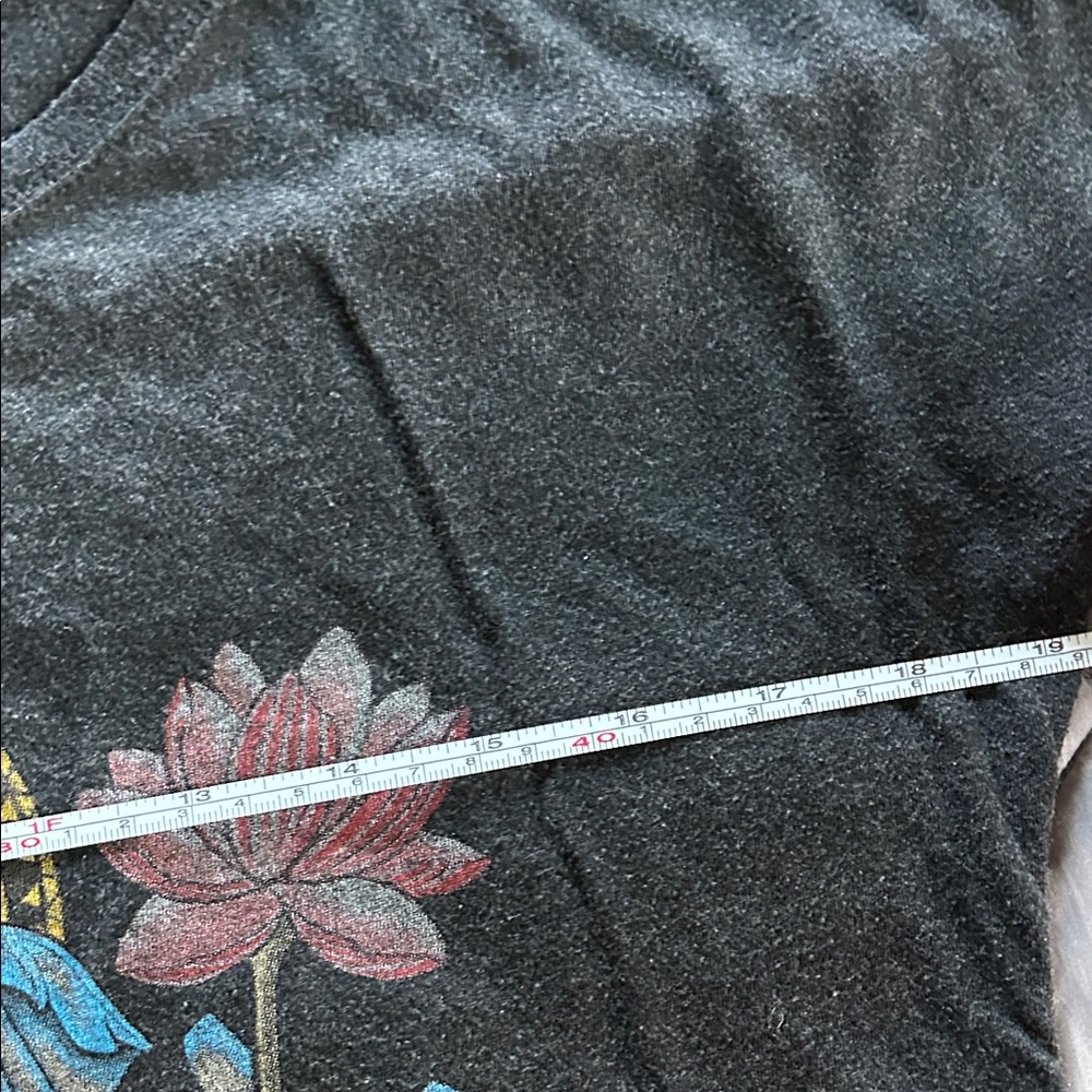 Women's Black Graphic Short Sleeve Tee - Picture 4 of 4
